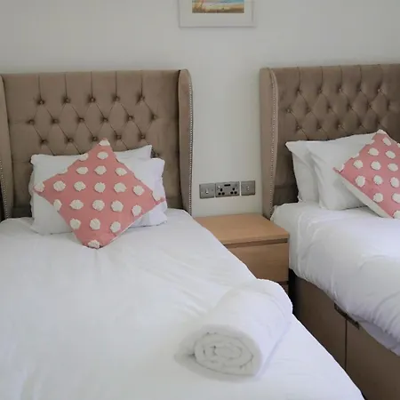 Cowper Townhouse 公寓 *