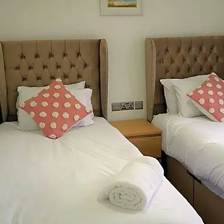 Cowper Townhouse Apartment