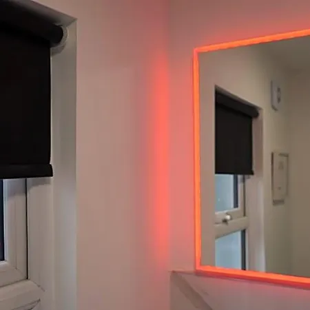 Cowper Townhouse Apartment