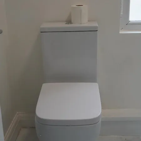 Cowper Townhouse Apartment *